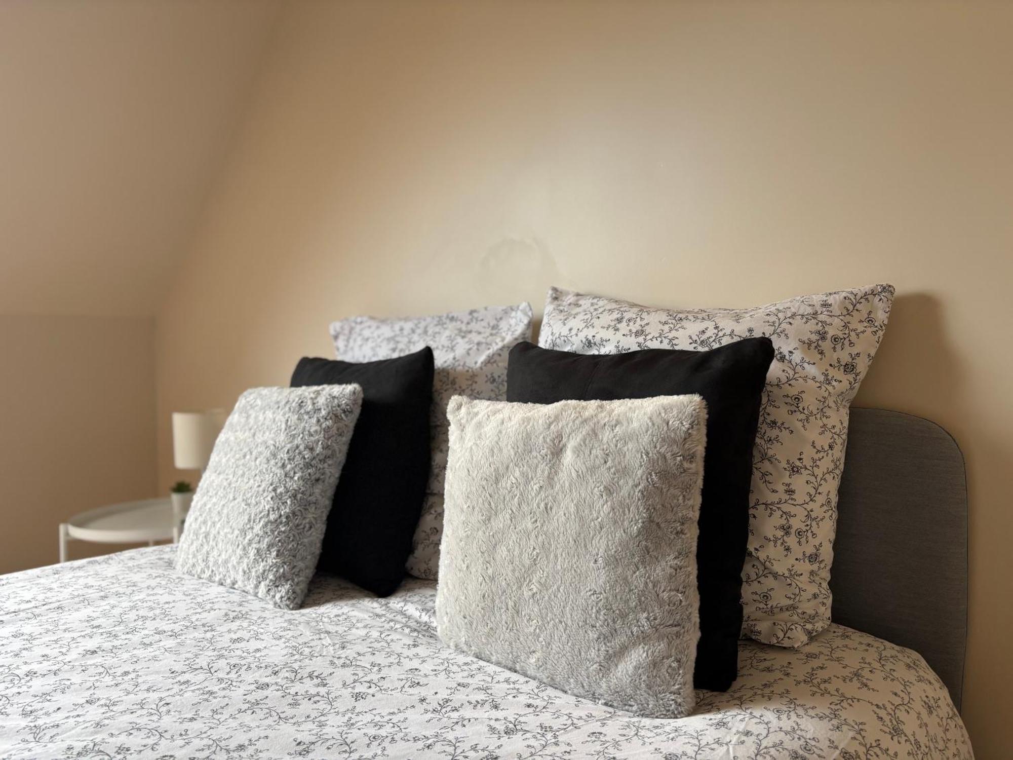 Maison Cosy Entre Paris Rouen Et Deauville Pont-de-lʼArche المظهر الخارجي الصورة