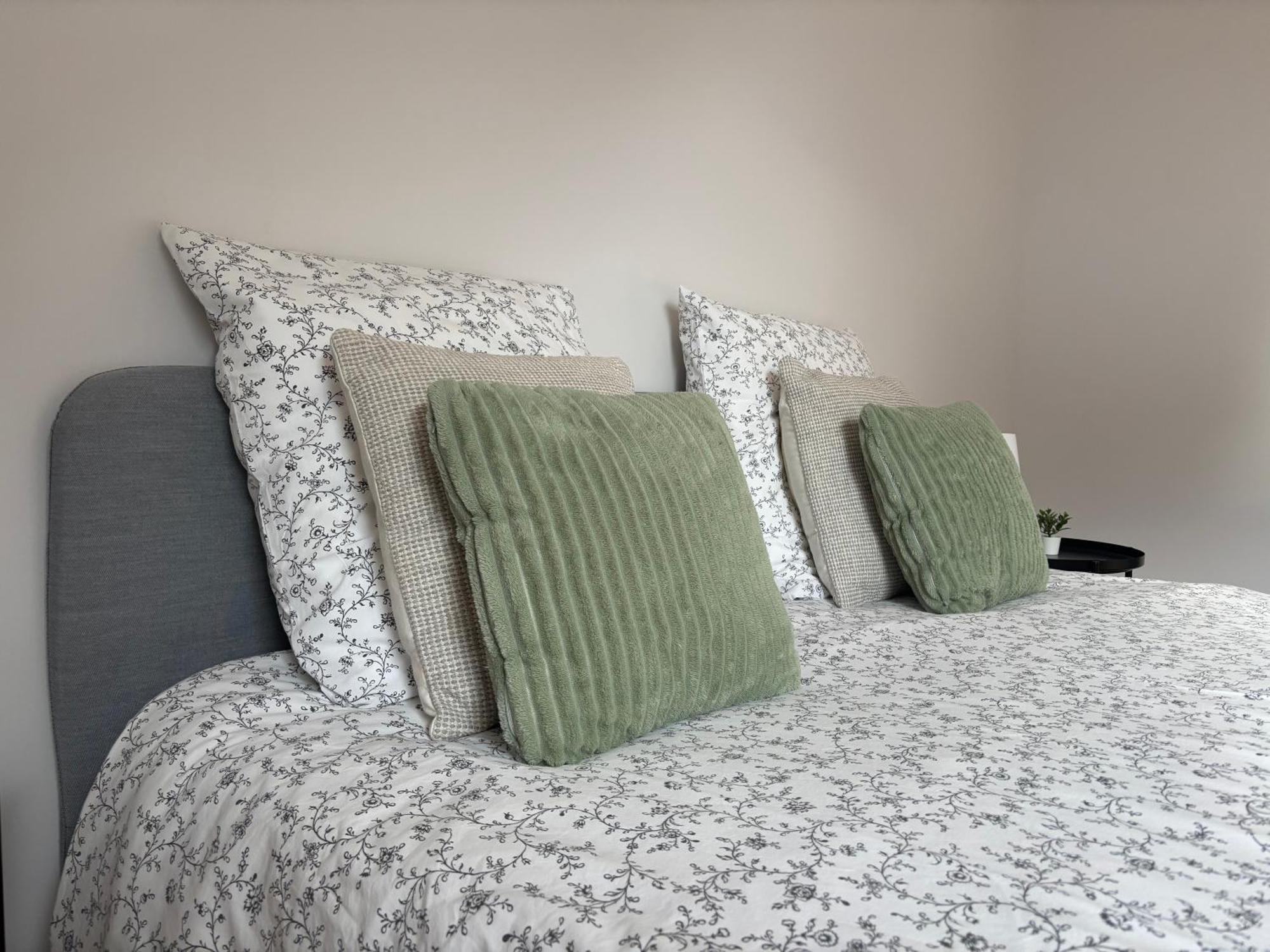 Maison Cosy Entre Paris Rouen Et Deauville Pont-de-lʼArche المظهر الخارجي الصورة